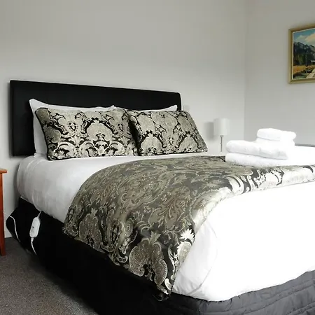 Fergus Hideaway Villa Te Anau Exterior photo
