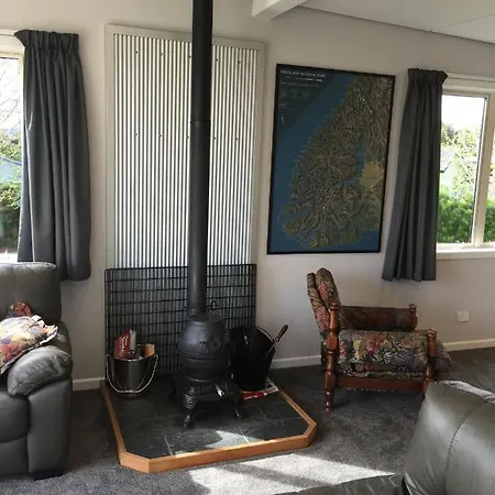 Fergus Hideaway Villa Te Anau Exterior photo